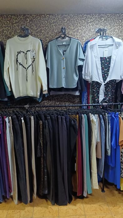 Отдел Одежда и гирлянды