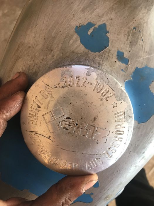 Продавам емизе ете зе трофик от 1962