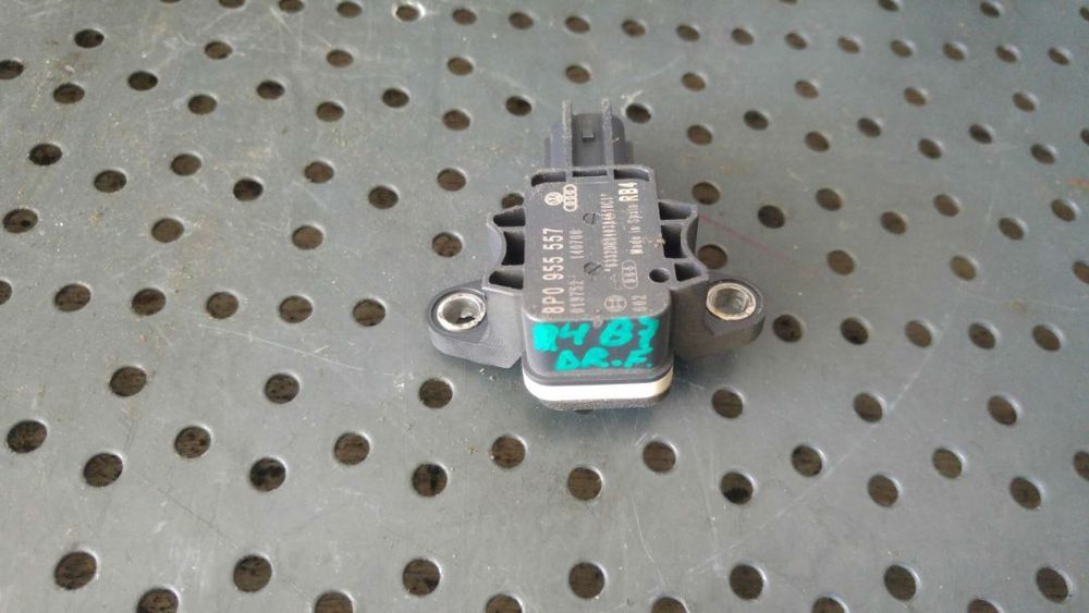 Senzor impact dreapta fata audi a4 b7 avant 8ed 8p0955557