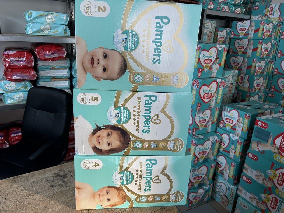 Firma vinde Scutece Pampers și Huggies la pret de importator