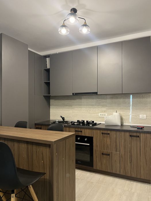 Vand apartament cu 2 camere