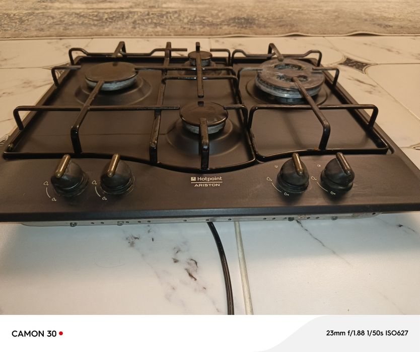 Продам газоварочную панель Hotpoint ARICTON  4 конфорки