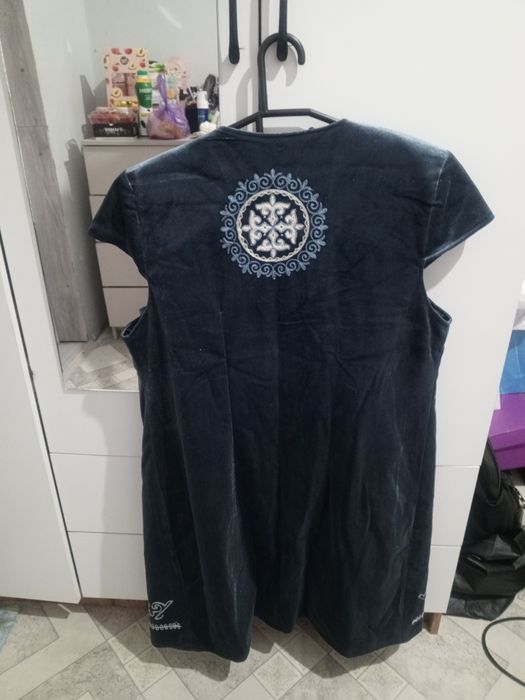 Продам платья брендовые