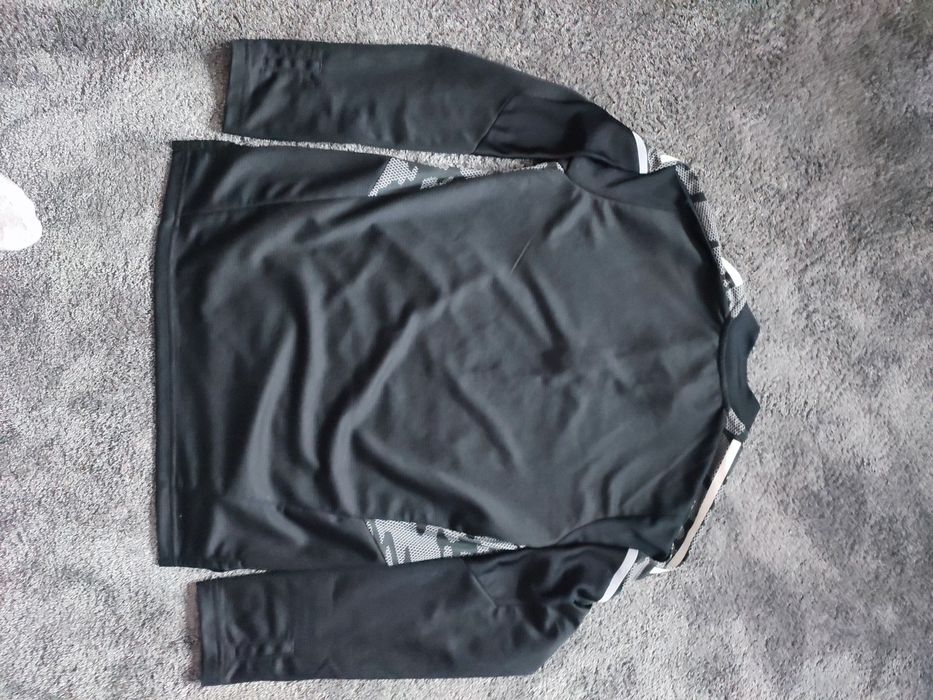 Горнище Adidas .