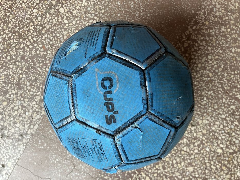 Vand mingi de baschet si fotbal