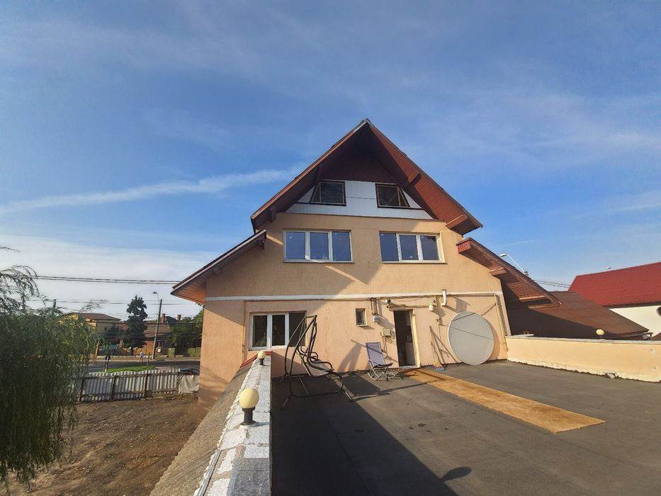 Apartament, mansardă și pod (300 mp)PIATA DE ALIMENTE- CENTRU VECHI