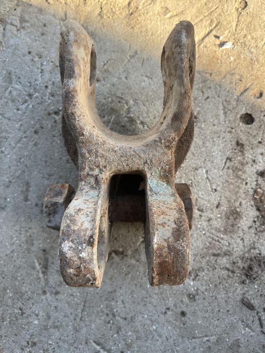 Продам парковку для трактора