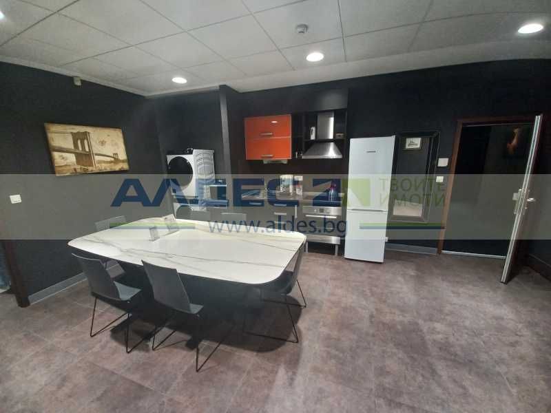 Стилно обзаведен тристаен ап. в Младост 4!