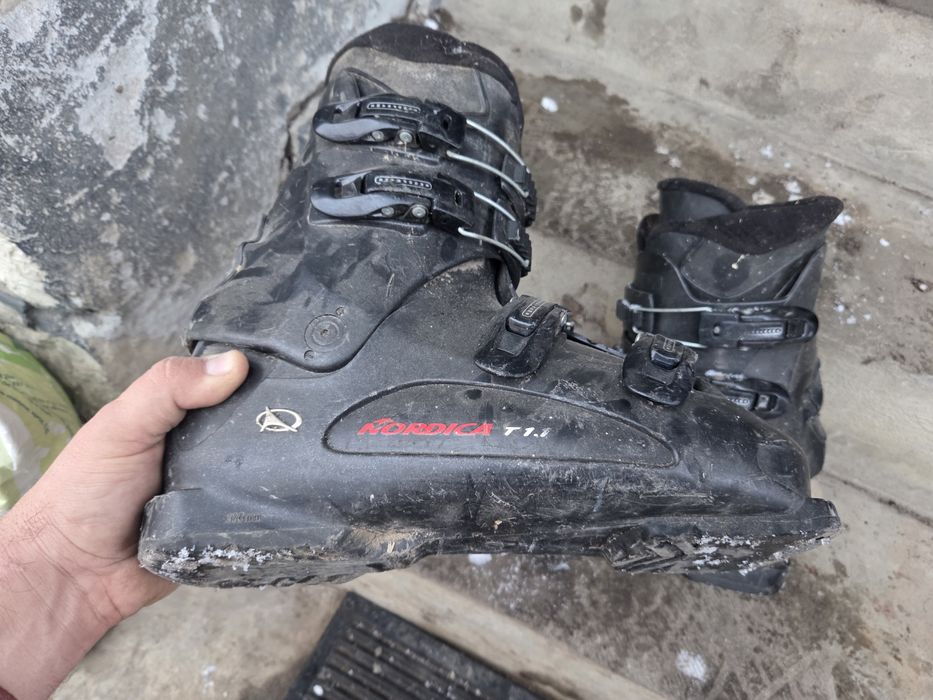 Claparii diferite modele marimi de la 36 la 40