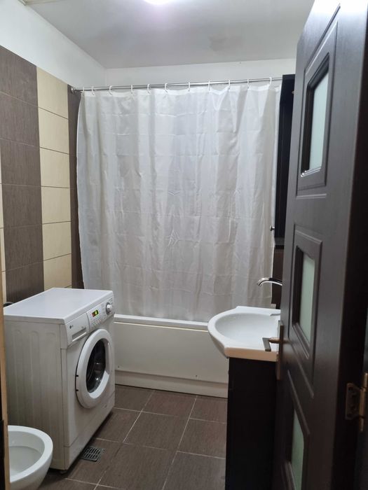 Inchiriere apartament 2 camere vis-a-vis de Complex "La Strada"