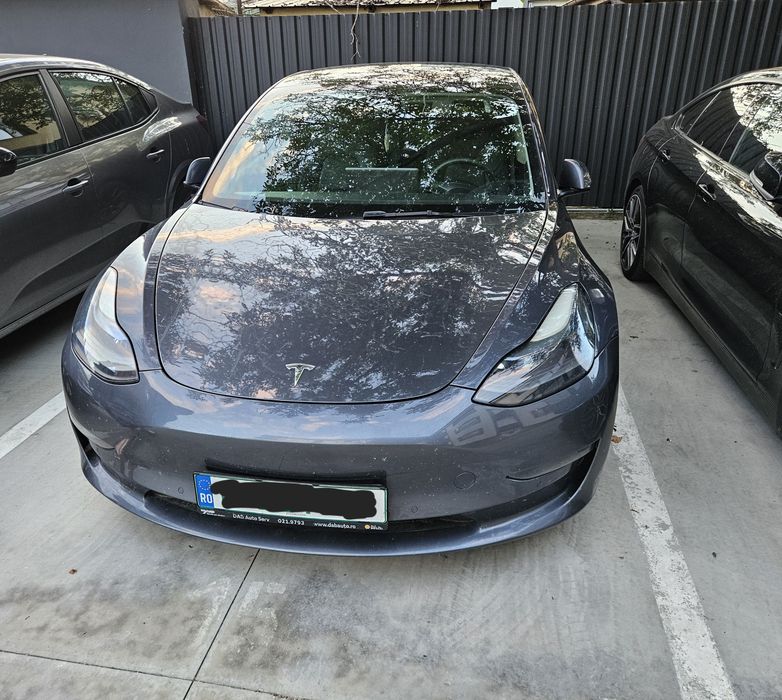 TESLA Model 3