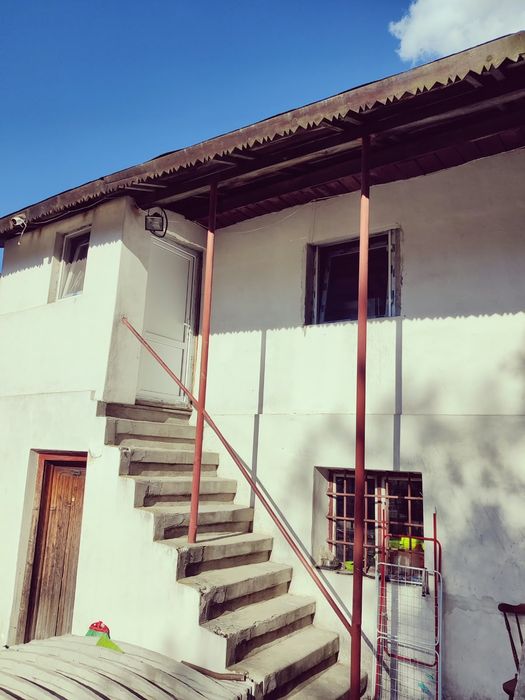 Închiriere etaj casă