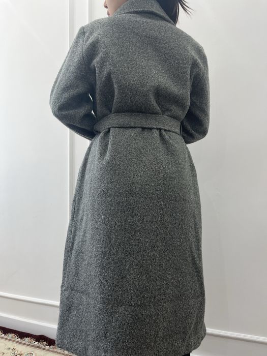 Легкое стильное пальто