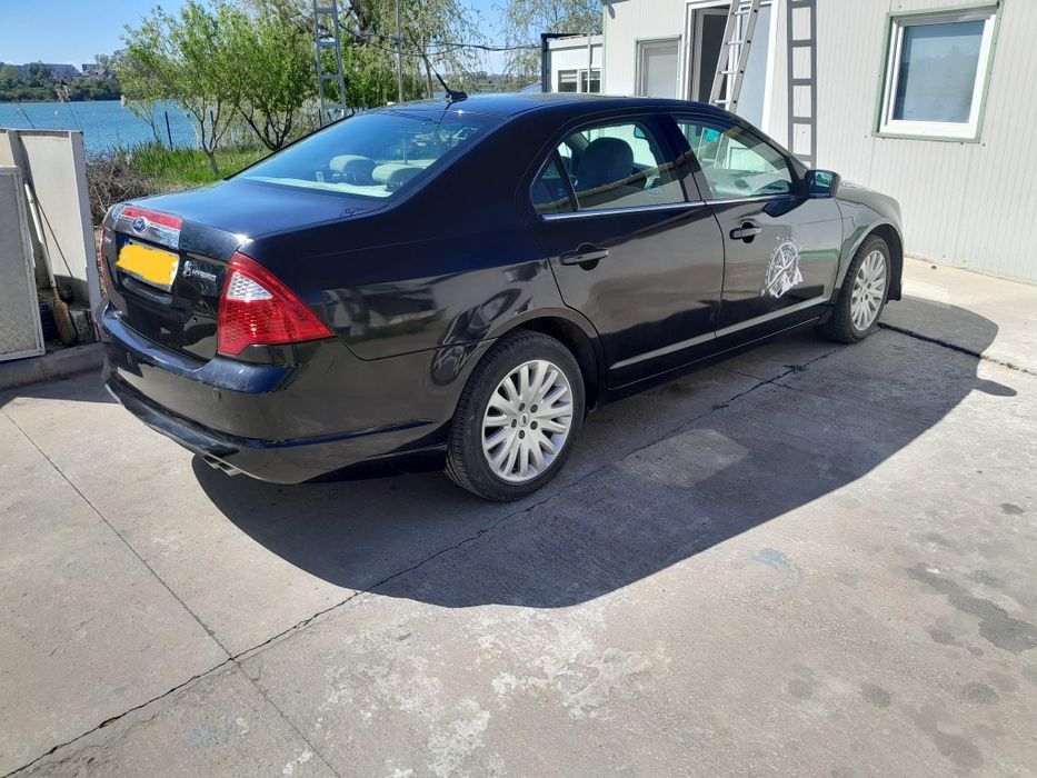 Ford Fusion Hybrid model foarte rar