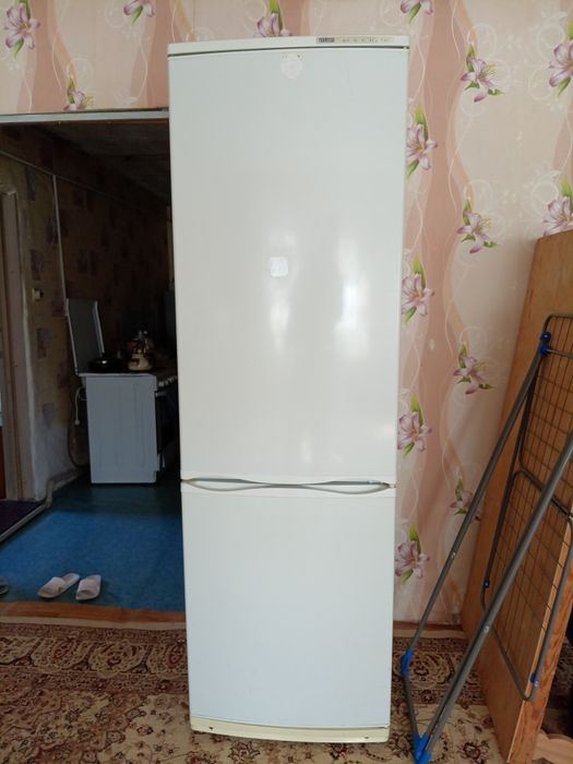 Холодильник Атлант.