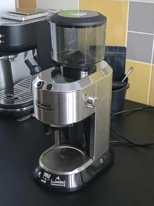 Râșniță DeLonghi la jumate de preț