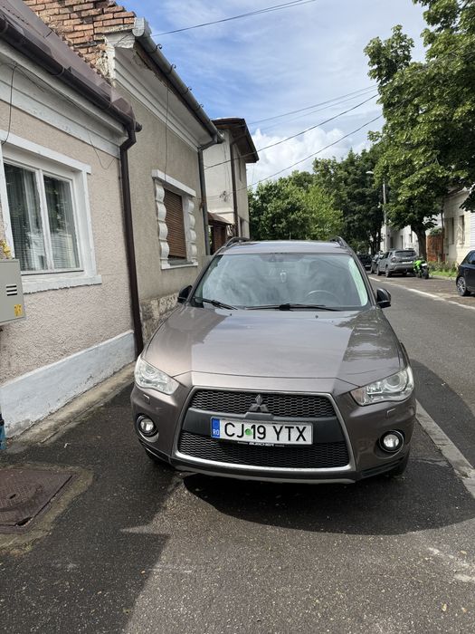 MITSUBISHI Outlander 2011 — imagine 2