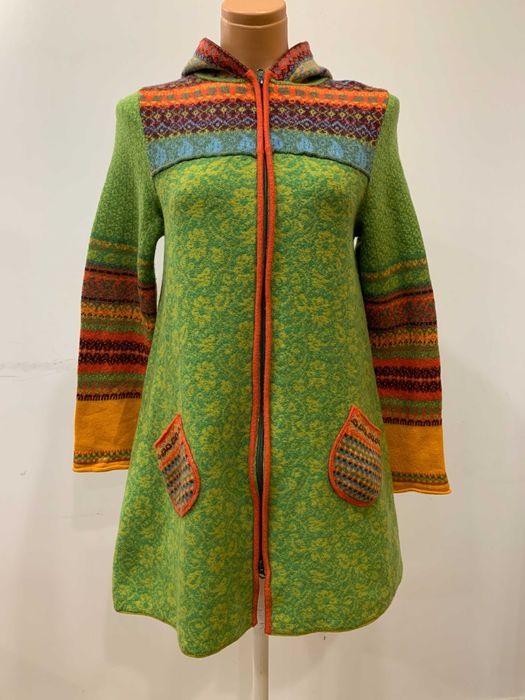 Haina Ivko impletita din lana cu gluga