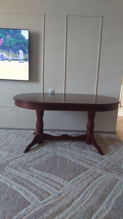 Стол дубовый в хорошем качестве