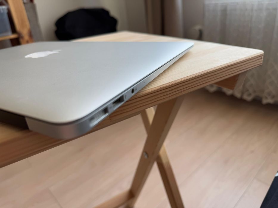 MacBook Air 13” (2017).