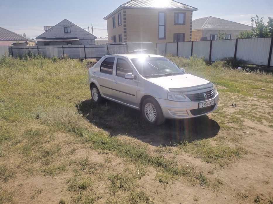 Автомобиль Рено Логан 1,2014г.в.продам