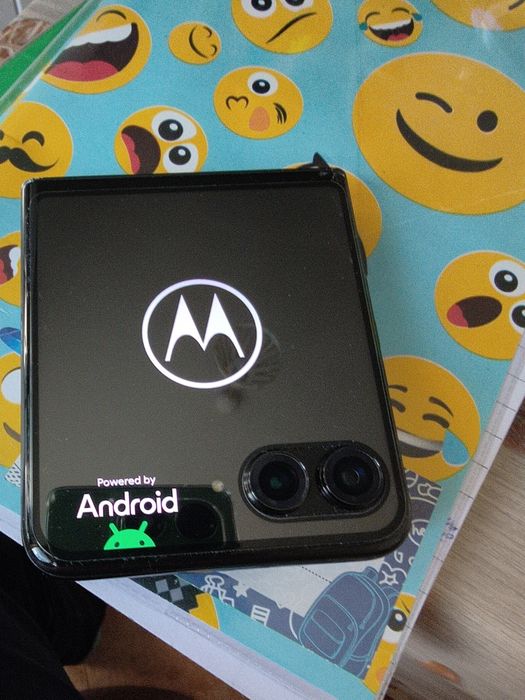 Моторола Razr 50 Ultra 5G