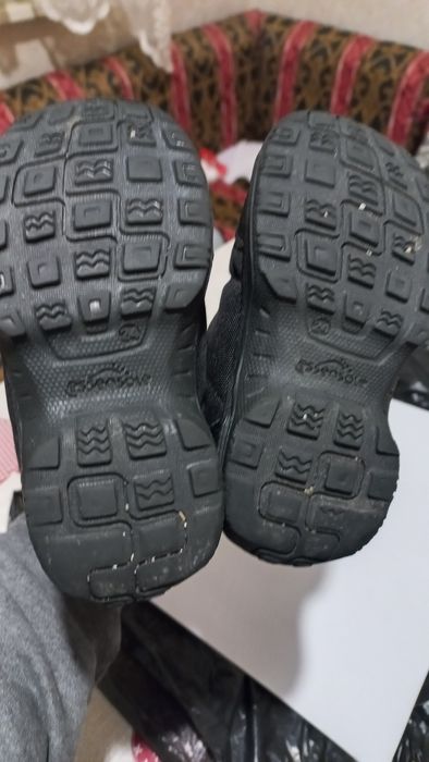 Черни детски боти