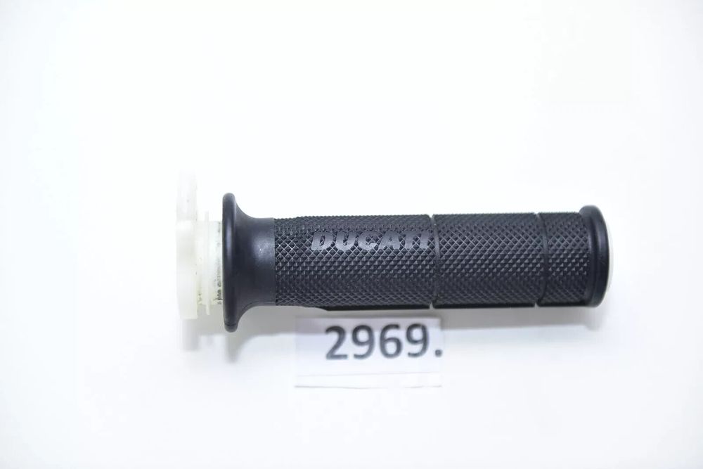 Ducati hypermotard Monster Multistrada Maner acceleratie dreapta