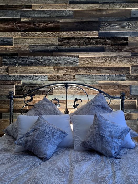 Pereti din lemn  vechi reconditionat