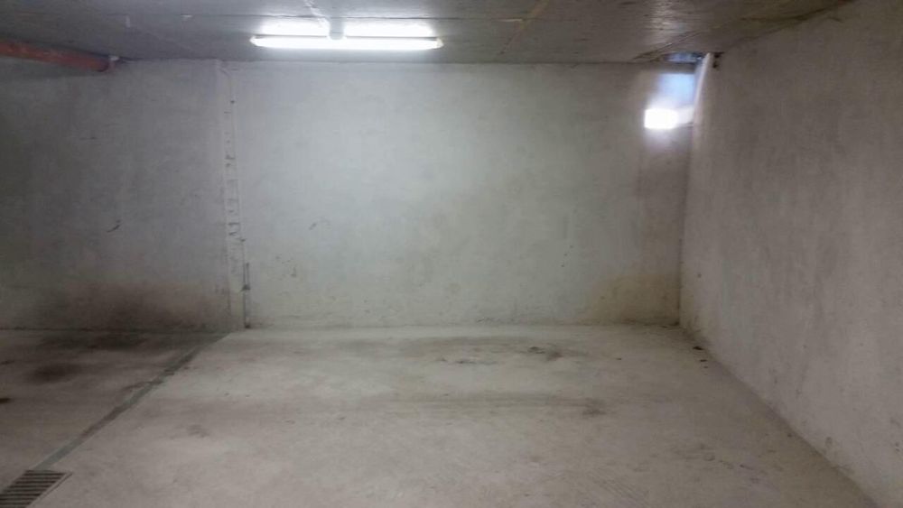 Дава се под наем Гараж / Паркомясто в София, Банишора - 12 кв.м за 80 € - Снимка #1