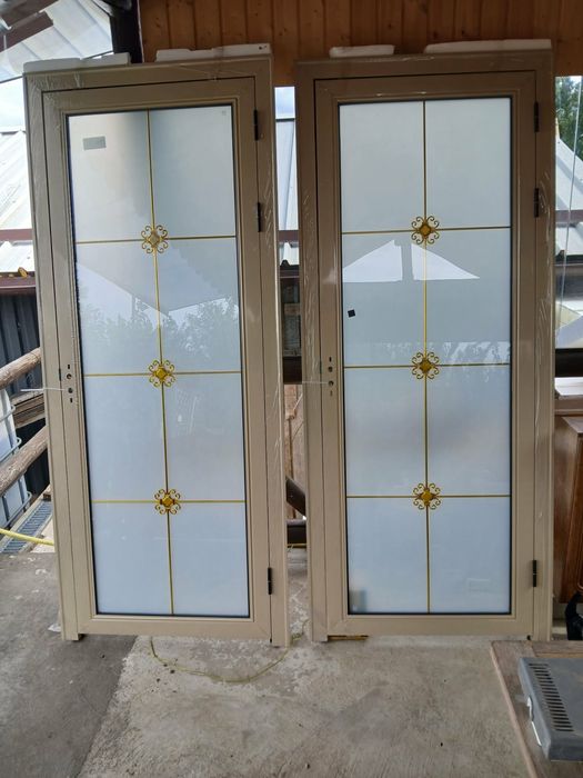 De vanzare usi de aluminiu noi