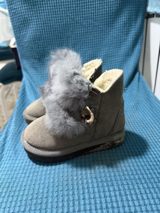 Продам детскую обувь