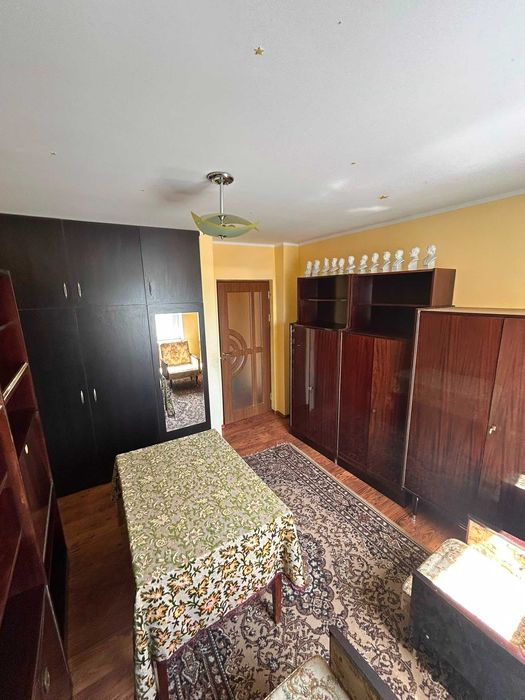 Vând apartament 4 camere (85 mp) – Ultracentral, Teiuș, județul Alba