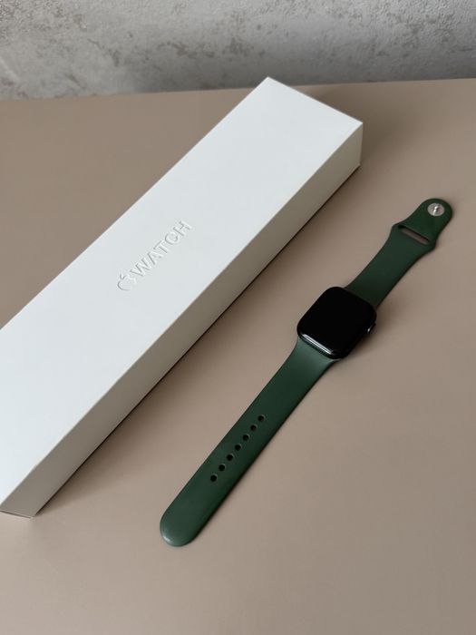 Часы Apple Watch Series 7