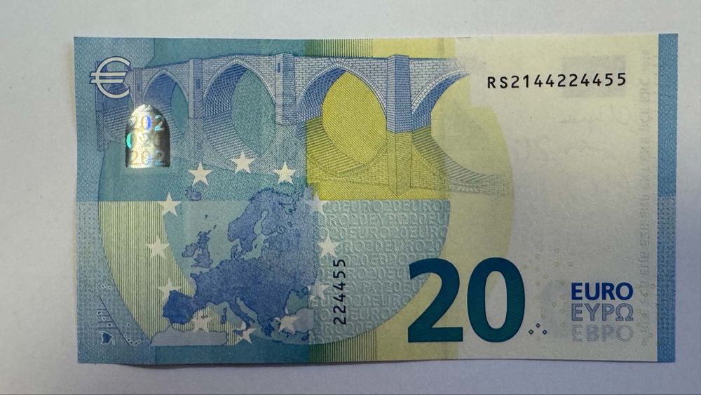 20€ с уникален номер RS 21 44 22 44 55
