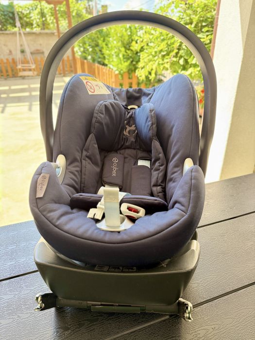 Столче за кола тип кошница за новородено Cybex с Isofix база
