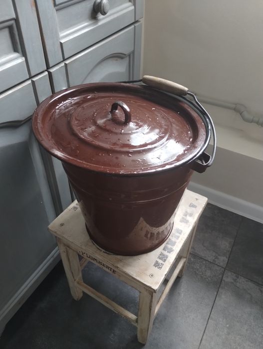 Продам эмалированное ведро СССР