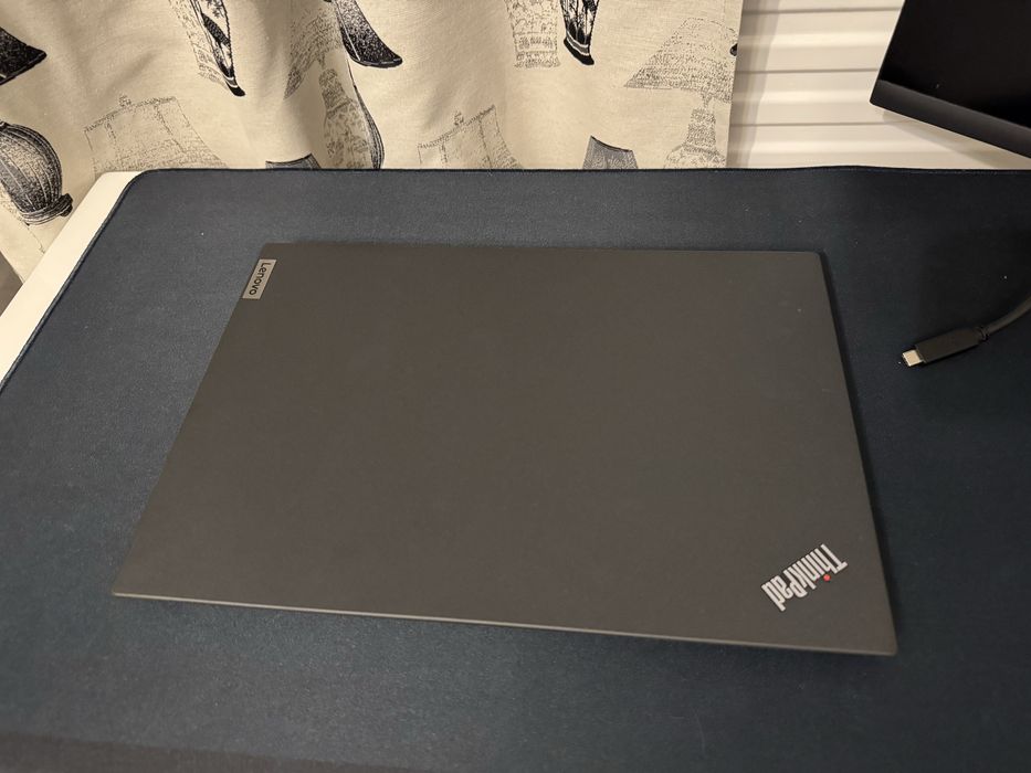 Laptop Lenov Thinkpad T14s Gen2 | i7-1185G7 | 16GB RAM | 240GB SSD