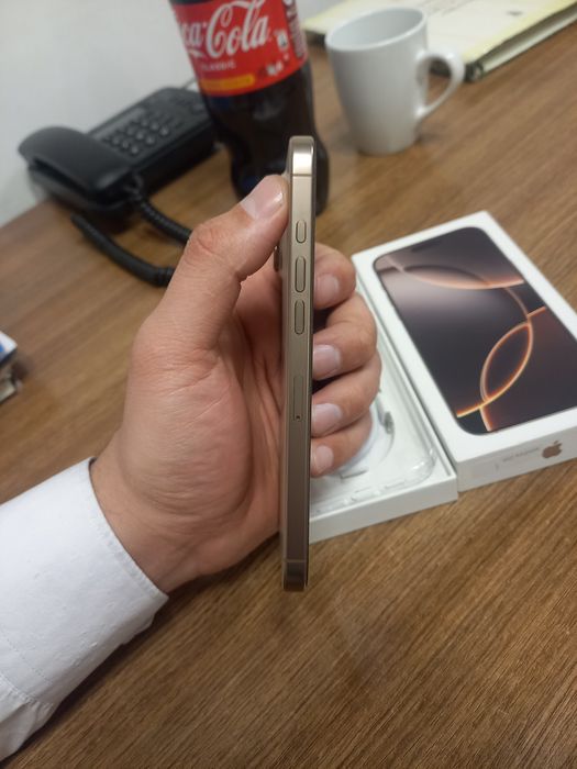 iPhone 16 Pro Max Desert titan