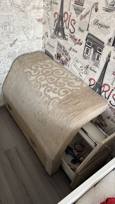 Диван угловой почти новый