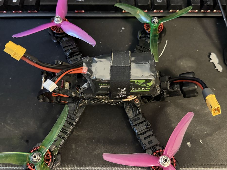 Se vinde drona fpv race