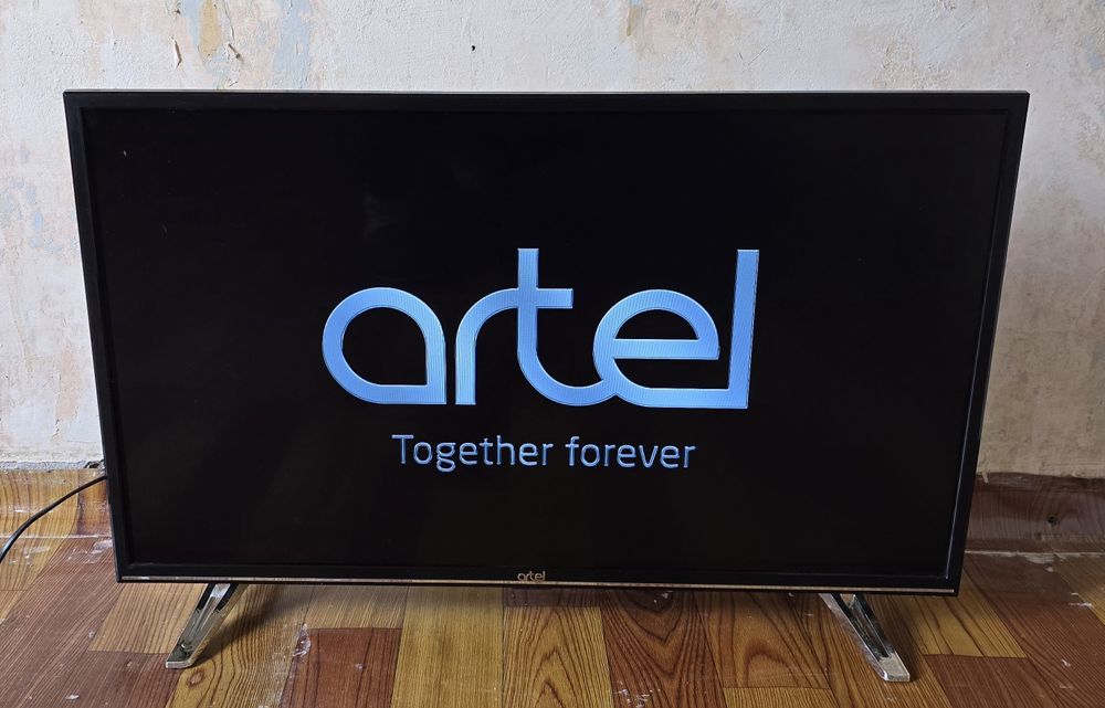 Телевизор Artel 32"