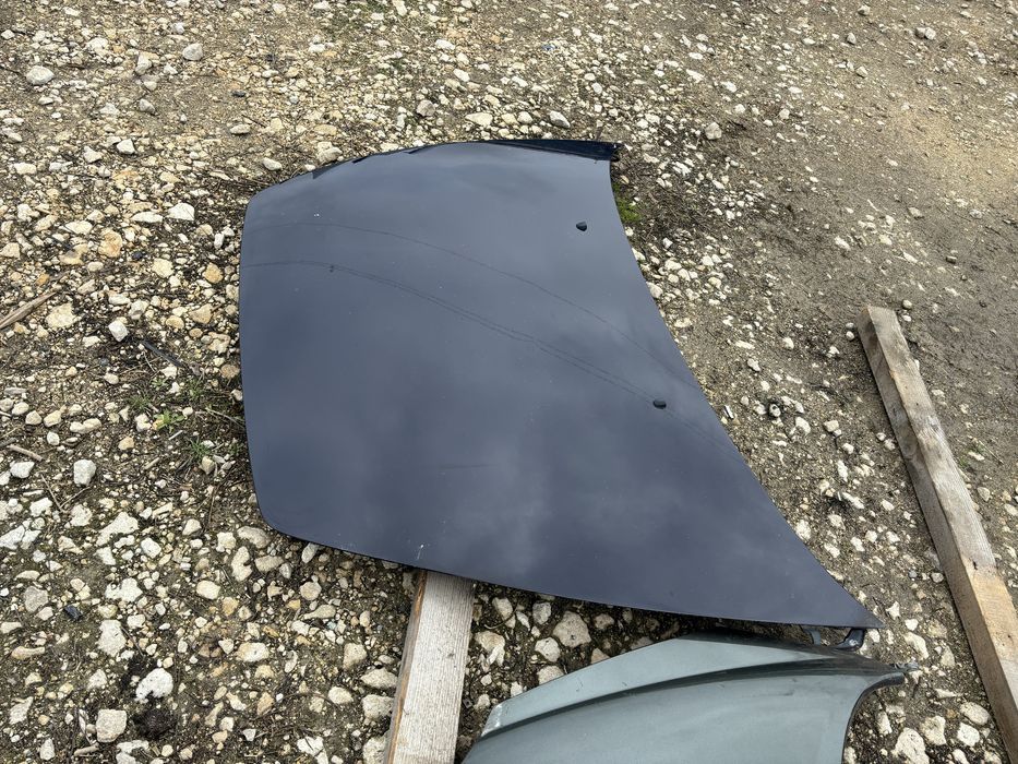 Преден капак за Волво В50 06-08г