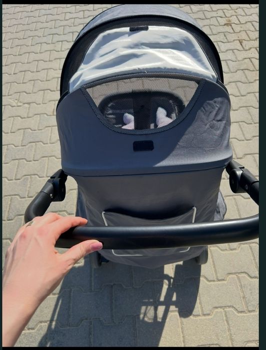 Cărucior și landou