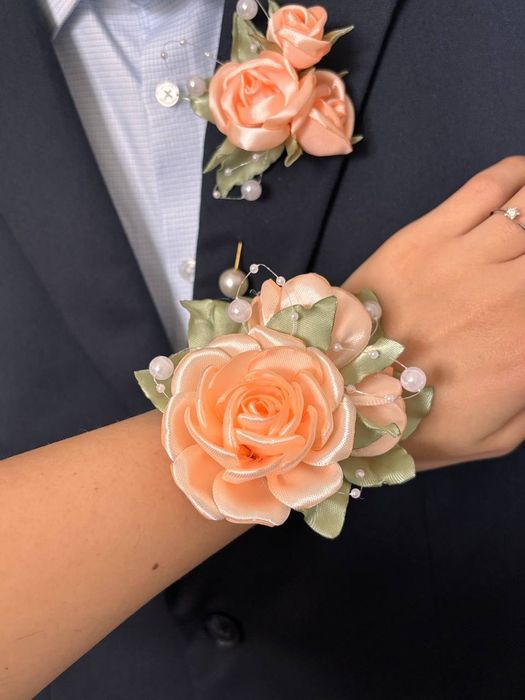 Бутониери за ревер и тип гривни/ сватбени аксесоари