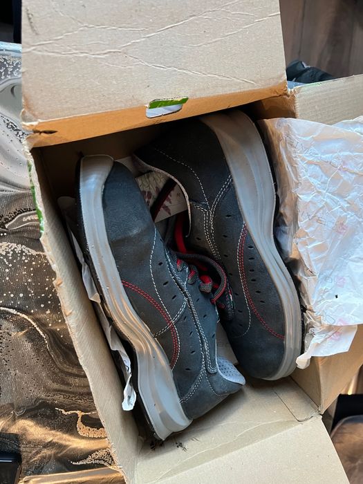 Защитни работни обувки