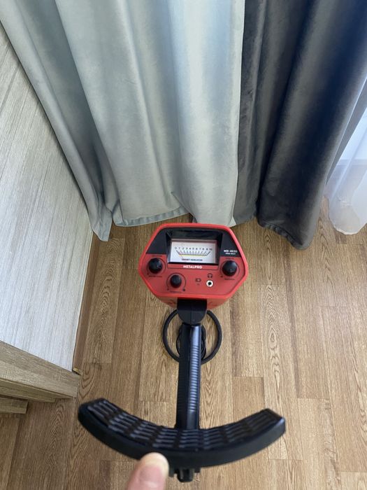 Продам металоискатель