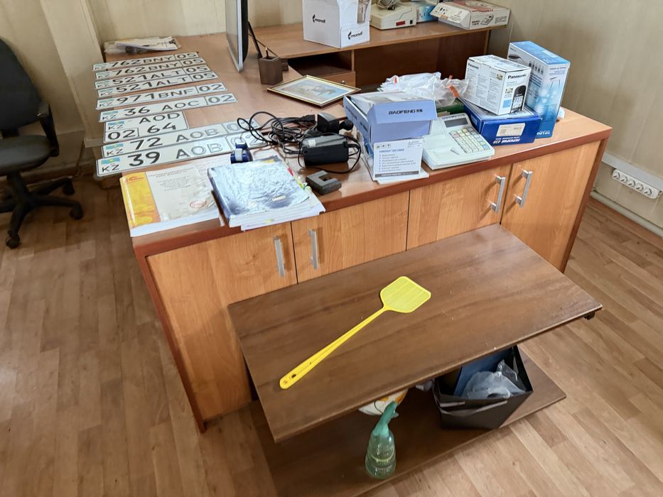 Шкаф стол мебель