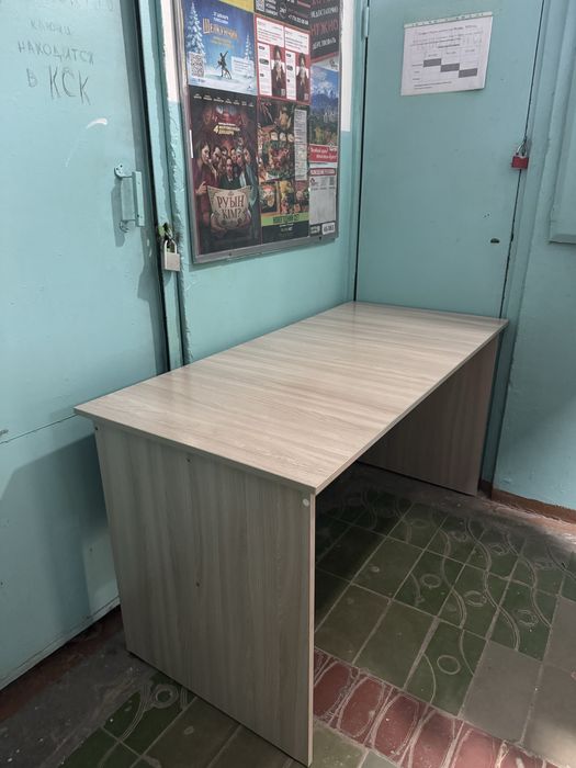 Шкаф и парта (комплект, отдельно продаем)