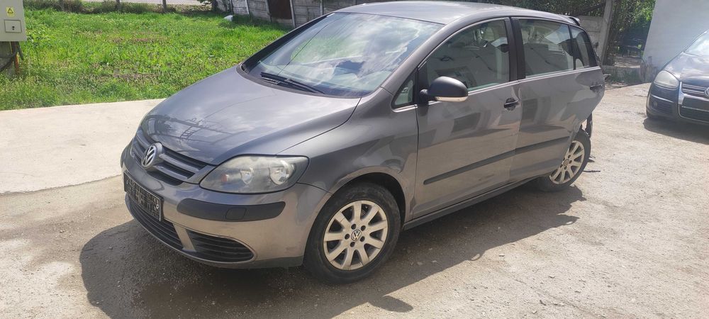 Dezmembrez Volkswagen vw Golf 5 Plus 1.4 FSI , BUD cod vopsea LA7T